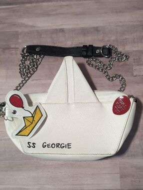IT White 'SS Georgie' Leather-Style Shoulder Bag with Chain Strap